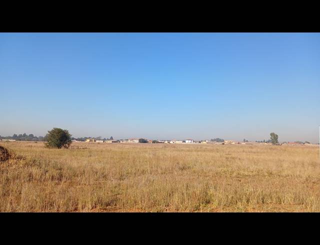 8,908M² VACANT LAND FOR SALE IN UNITAS PARK